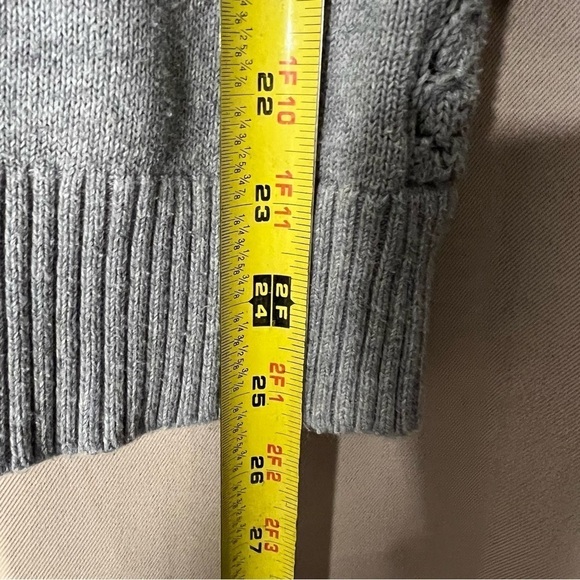 Cable Knit Gray Small Knit Sweater Ribbed V Neck Crochet Stitch Back - Picture 5 of 8